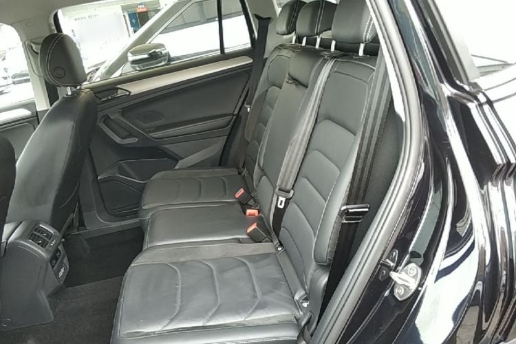 Used Volkswagen Tiguan L 2020 330TSI Automatic Two-Wheel Drive Panoramic Comfort Edition China VI Standard Left Rear Seat