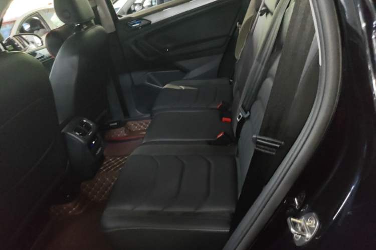 Used Volkswagen Tiguan L 2020 330TSI Automatic Two-Wheel Drive Smart Luxury Edition China VI Standard Left Rear Seat