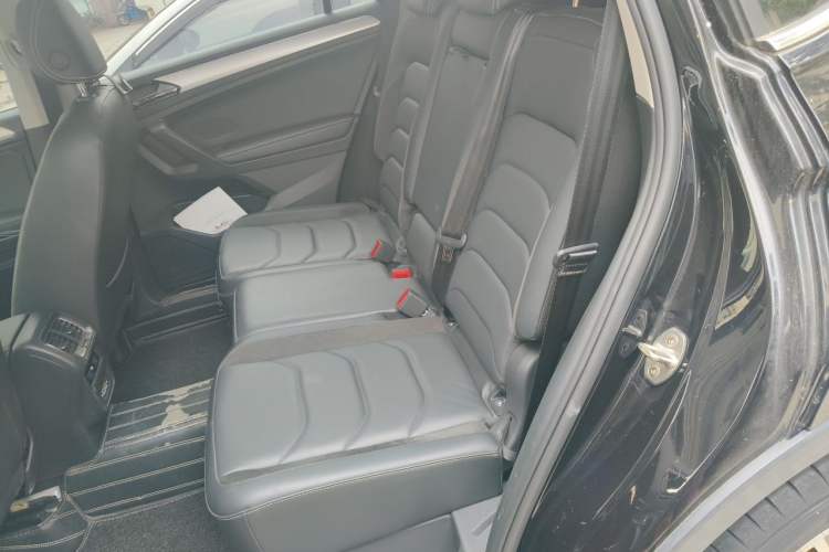 Used Volkswagen Tiguan L 2020 330TSI Automatic Two-Wheel Drive Panoramic Comfort Edition China VI Standard Left Rear Seat