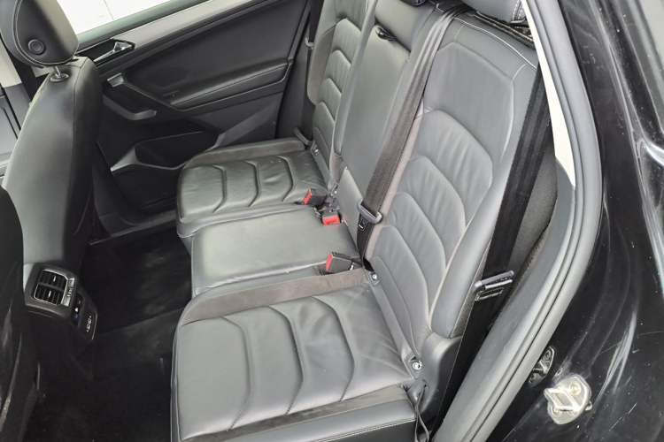 Used Volkswagen Tiguan L 2020 330TSI Automatic Two-Wheel Drive Panoramic Comfort Edition China VI Standard Left Rear Seat