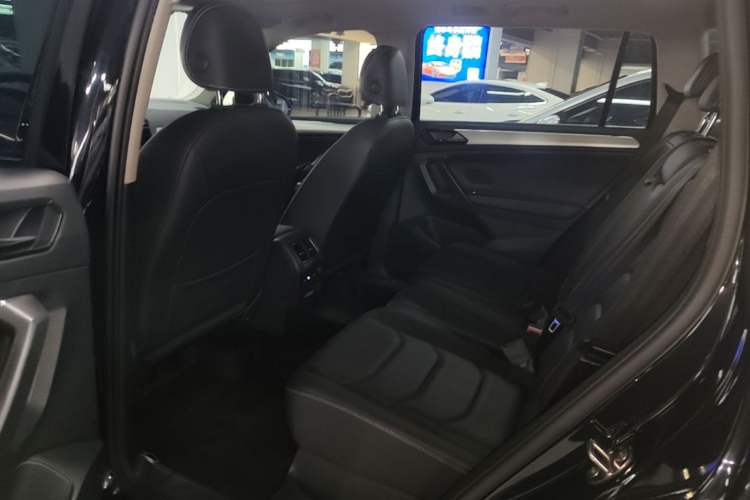 Used Volkswagen Tiguan L 2020 330TSI Automatic Two-Wheel Drive Panoramic Comfort Edition China VI Standard Left Rear Seat