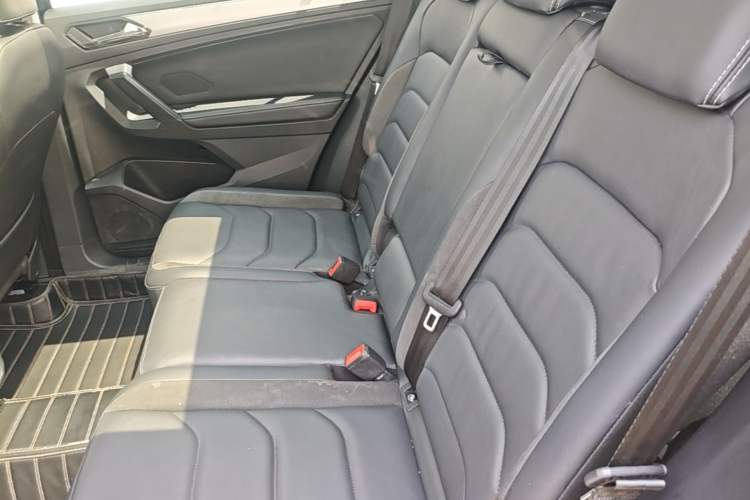 Used Volkswagen Tiguan L 2020 330TSI Automatic Two-Wheel Drive Panoramic Comfort Edition China VI Standard Left Rear Seat