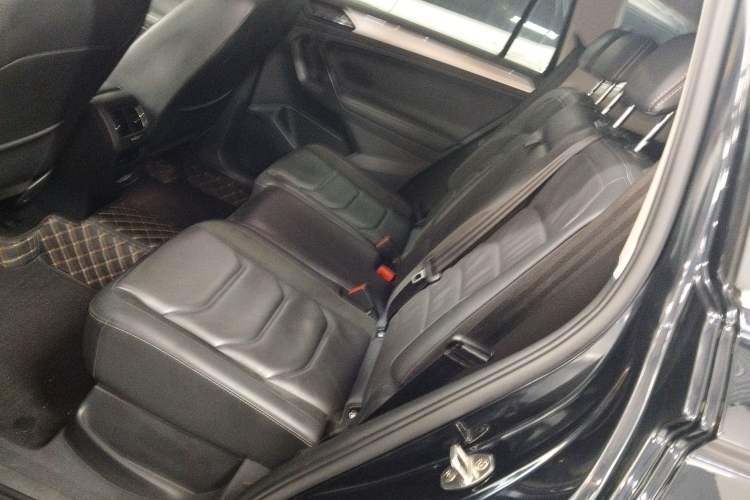 Used Volkswagen Tiguan L 2020 330TSI Automatic Two-Wheel Drive Panoramic Comfort Edition China VI Standard Left Rear Seat