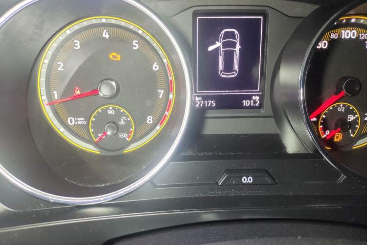 Used Volkswagen Tiguan L 2020 330TSI Automatic Two-Wheel Drive Luxury Edition China VI Standard Odometer Close Up
