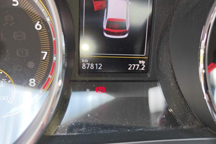 Used Volkswagen Tiguan L 2020 330TSI Automatic Two-Wheel Drive Panoramic Comfort Edition China VI Standard Odometer Close Up