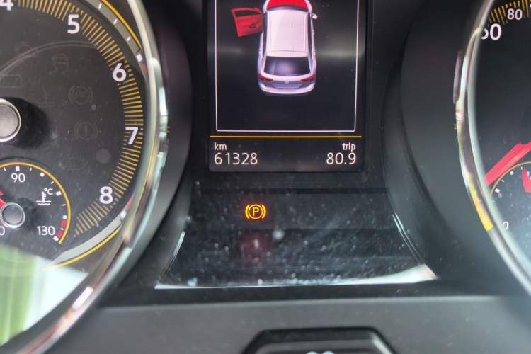 Used Volkswagen Tiguan L 2020 330TSI Automatic Two-Wheel Drive Smart Luxury Edition China VI Standard Odometer Close Up