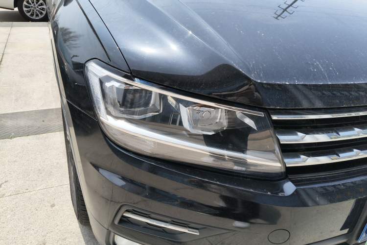 Used Volkswagen Tiguan L 2020 330TSI Automatic Two-Wheel Drive Panoramic Comfort Edition China VI Standard Right Front Headlight