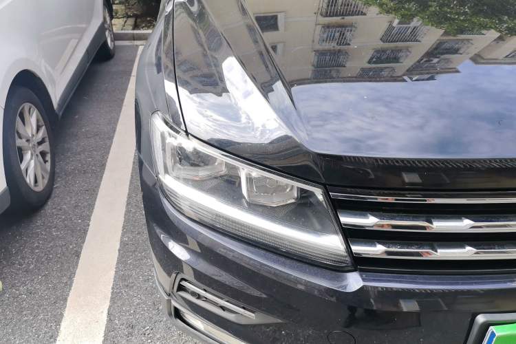 Used Volkswagen Tiguan L 2020 330TSI Automatic Two-Wheel Drive Smart Luxury Edition China VI Standard Right Front Headlight