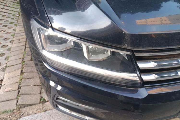 Used Volkswagen Tiguan L 2020 330TSI Automatic Two-Wheel Drive Smart Luxury Edition China VI Standard Right Front Headlight
