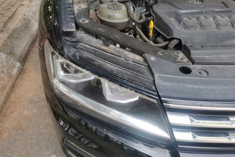 Used Volkswagen Tiguan L 2020 330TSI Automatic Two-Wheel Drive Smart Luxury Edition China VI Standard Right Front Headlight