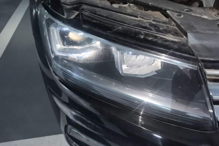 Used Volkswagen Tiguan L 2020 330TSI Automatic Two-Wheel Drive Panoramic Comfort Edition China VI Standard Right Front Headlight