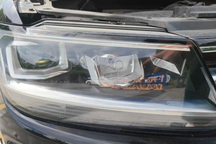 Used Volkswagen Tiguan L 2020 330TSI Automatic Two-Wheel Drive Panoramic Comfort Edition China VI Standard Right Front Headlight