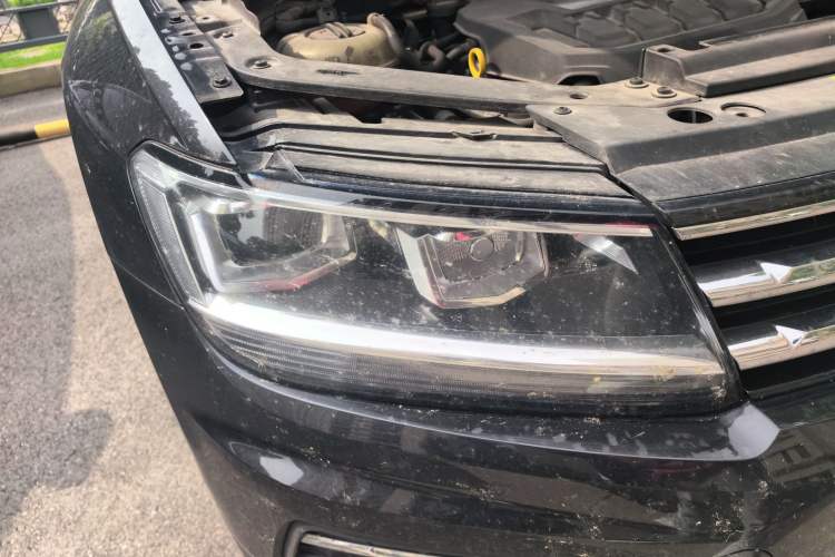 Used Volkswagen Tiguan L 2020 330TSI Automatic Two-Wheel Drive Smart Luxury Edition China VI Standard Right Front Headlight