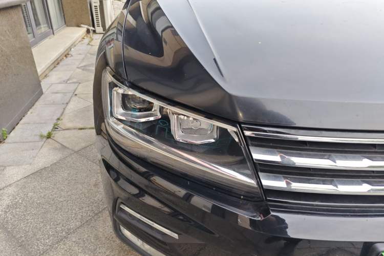 Used Volkswagen Tiguan L 2020 330TSI Automatic Two-Wheel Drive Smart Luxury Edition China VI Standard Right Front Headlight