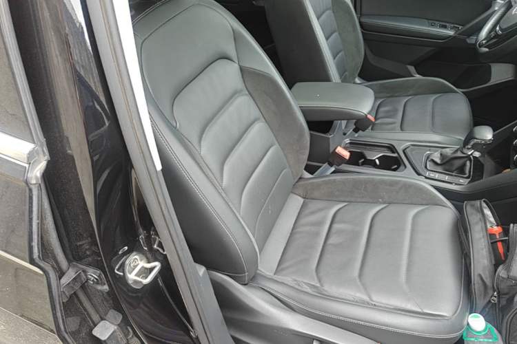 Used Volkswagen Tiguan L 2020 330TSI Automatic Two-Wheel Drive Panoramic Comfort Edition China VI Standard Right Front Seat