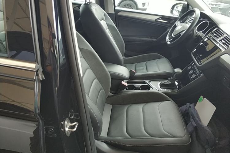 Used Volkswagen Tiguan L 2020 330TSI Automatic Two-Wheel Drive Panoramic Comfort Edition China VI Standard Right Front Seat