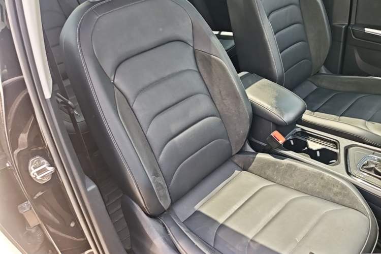 Used Volkswagen Tiguan L 2020 330TSI Automatic Two-Wheel Drive Panoramic Comfort Edition China VI Standard Right Front Seat