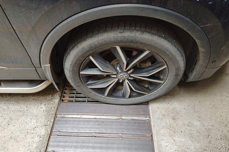 Used Volkswagen Tiguan L 2020 330TSI Automatic Two-Wheel Drive Smart Luxury Edition China VI Standard Right Front Wheel Hub