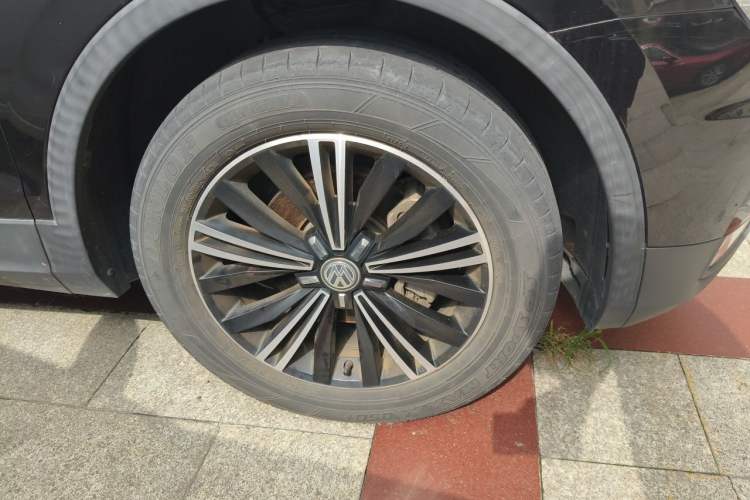 Used Volkswagen Tiguan L 2020 330TSI Automatic Two-Wheel Drive Panoramic Comfort Edition China VI Standard Right Front Wheel Hub
