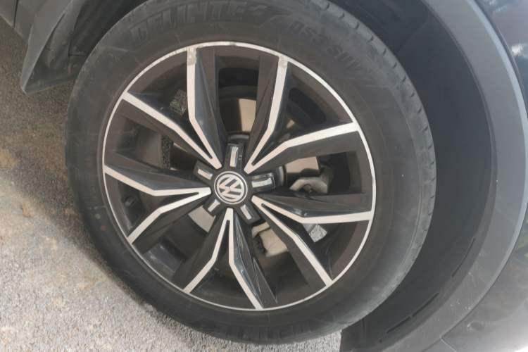 Used Volkswagen Tiguan L 2020 330TSI Automatic Two-Wheel Drive Smart Luxury Edition China VI Standard Right Front Wheel Hub