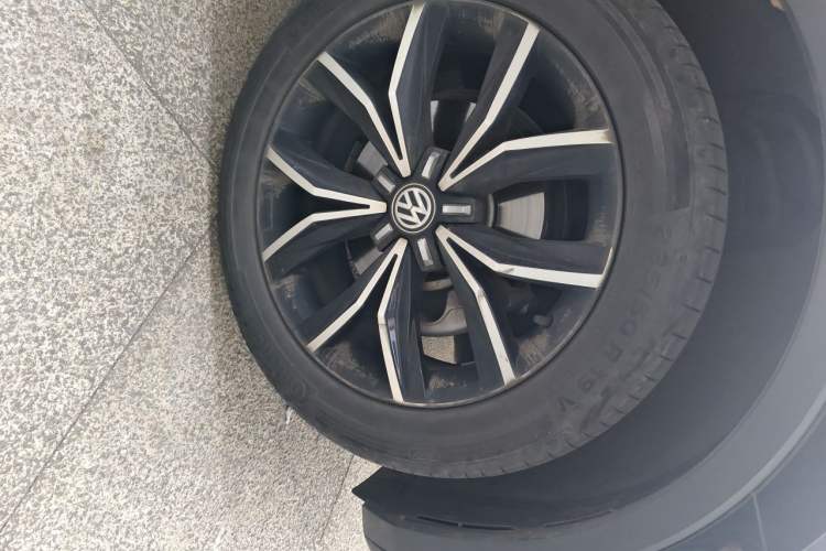 Used Volkswagen Tiguan L 2020 330TSI Automatic Two-Wheel Drive Smart Luxury Edition China VI Standard Right Front Wheel Hub