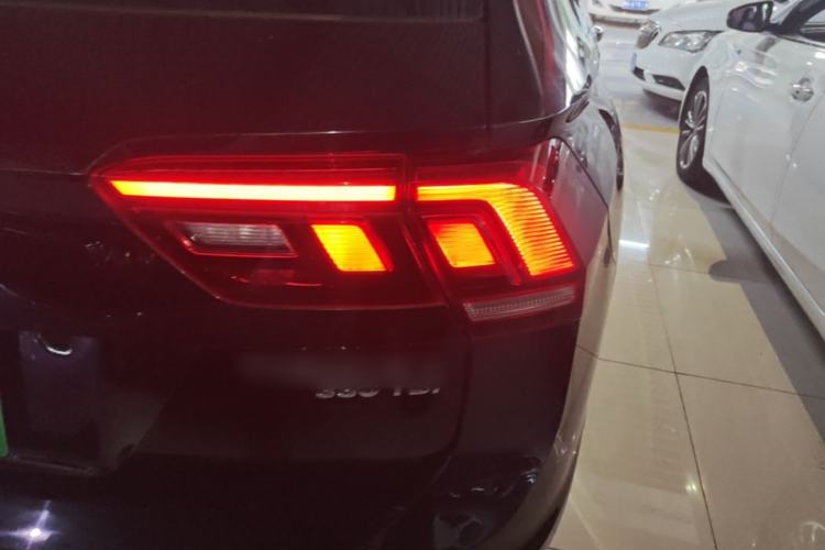 Used Volkswagen Tiguan L 2020 330TSI Automatic Two-Wheel Drive Smart Luxury Edition China VI Standard Right Rear Taillight