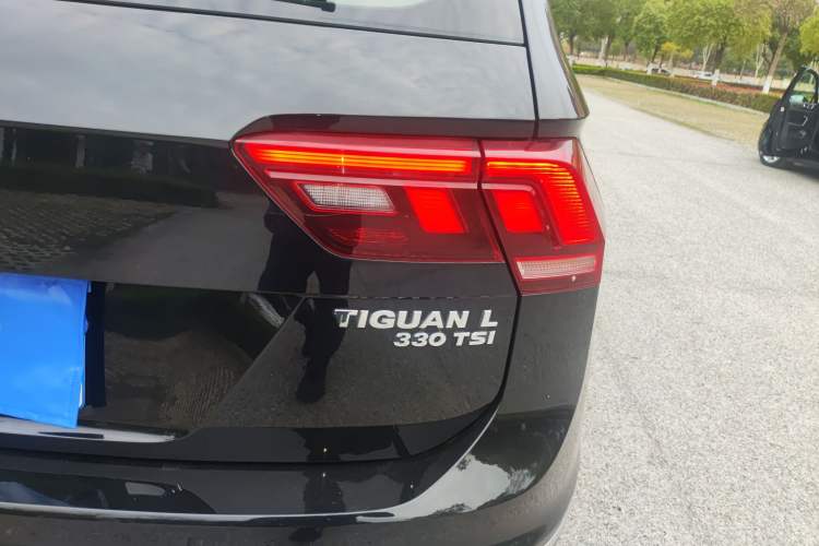 Used Volkswagen Tiguan L 2020 330TSI Automatic Two-Wheel Drive Panoramic Comfort Edition China VI Standard Right Rear Taillight