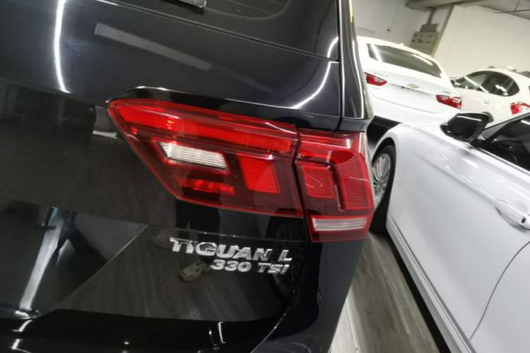 Used Volkswagen Tiguan L 2020 330TSI Automatic Two-Wheel Drive Luxury Edition China VI Standard Right Rear Taillight