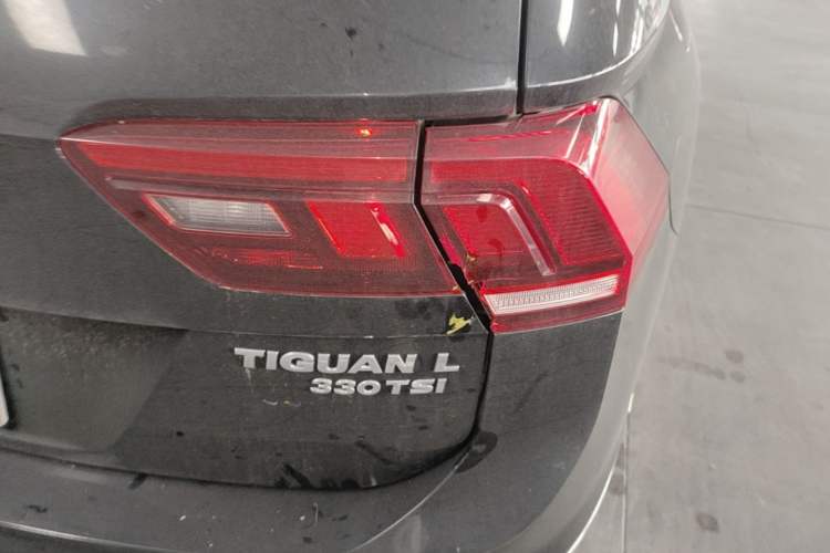 Used Volkswagen Tiguan L 2020 330TSI Automatic Two-Wheel Drive Smart Luxury Edition China VI Standard Right Rear Taillight