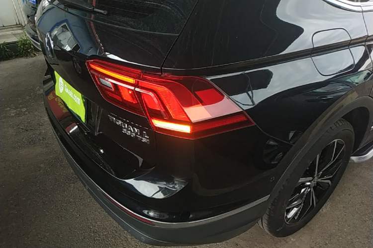 Used Volkswagen Tiguan L 2020 330TSI Automatic Two-Wheel Drive Smart Luxury Edition China VI Standard Right Rear Taillight