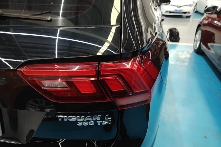 Used Volkswagen Tiguan L 2020 330TSI Automatic Two-Wheel Drive Panoramic Comfort Edition China VI Standard Right Rear Taillight