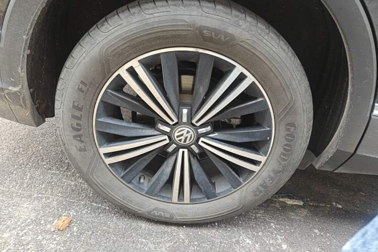 Used Volkswagen Tiguan L 2020 330TSI Automatic Two-Wheel Drive Panoramic Comfort Edition China VI Standard Right Rear Wheel Hub