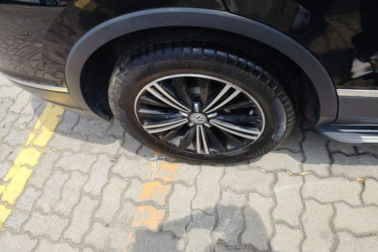 Used Volkswagen Tiguan L 2020 330TSI Automatic Two-Wheel Drive Panoramic Comfort Edition China VI Standard Right Rear Wheel Hub