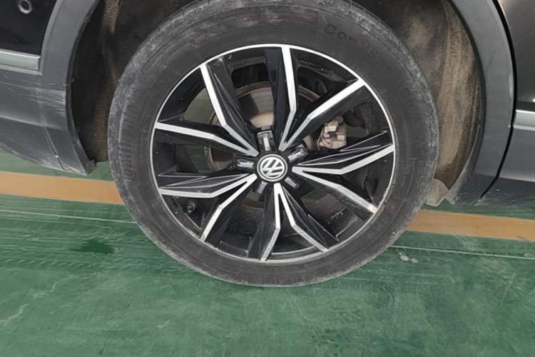 Used Volkswagen Tiguan L 2020 330TSI Automatic Two-Wheel Drive Smart Luxury Edition China VI Standard Right Rear Wheel Hub