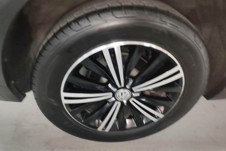 Used Volkswagen Tiguan L 2020 330TSI Automatic Two-Wheel Drive Panoramic Comfort Edition China VI Standard Right Rear Wheel Hub