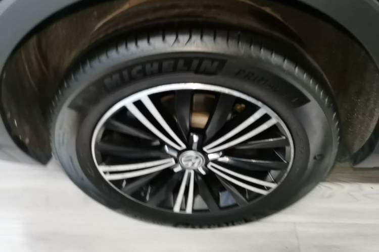 Used Volkswagen Tiguan L 2020 330TSI Automatic Two-Wheel Drive Luxury Edition China VI Standard Right Rear Wheel Hub