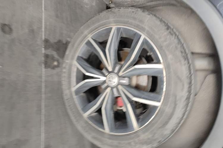 Used Volkswagen Tiguan L 2020 330TSI Automatic Two-Wheel Drive Smart Luxury Edition China VI Standard Right Rear Wheel Hub