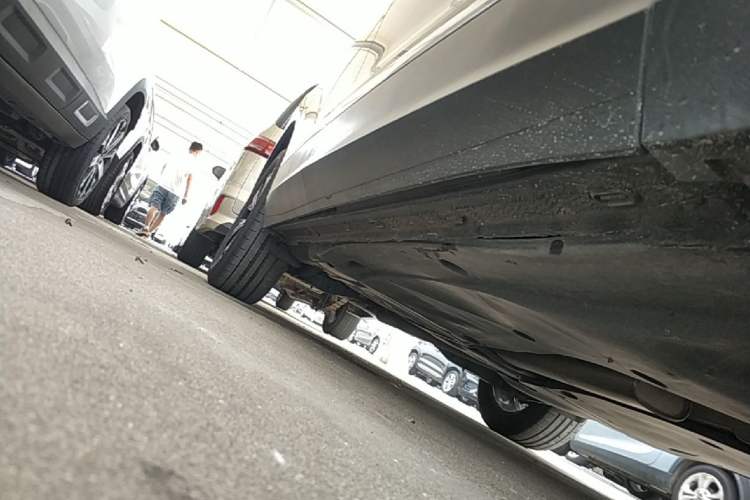 Used Volkswagen Tiguan L 2020 330TSI Automatic Two-Wheel Drive Panoramic Comfort Edition China VI Standard Right Side Sill