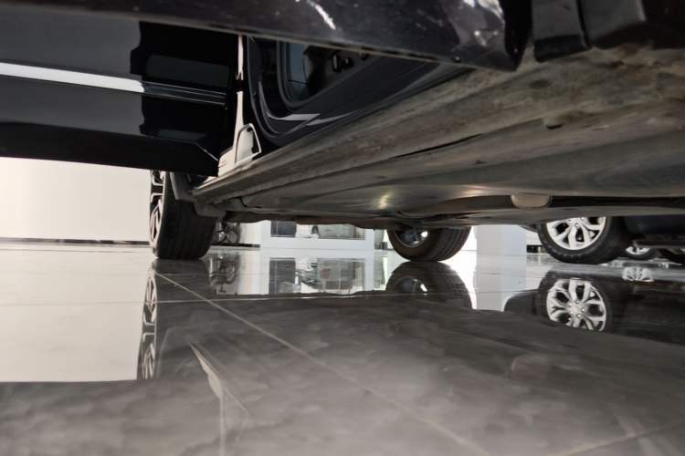 Used Volkswagen Tiguan L 2020 330TSI Automatic Two-Wheel Drive R-Line Flagship Version China VI Standard Right Side Sill