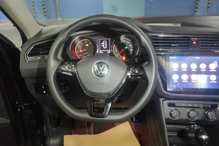 Used Volkswagen Tiguan L 2020 330TSI Automatic Two-Wheel Drive Luxury Edition China VI Standard Steering Wheel
