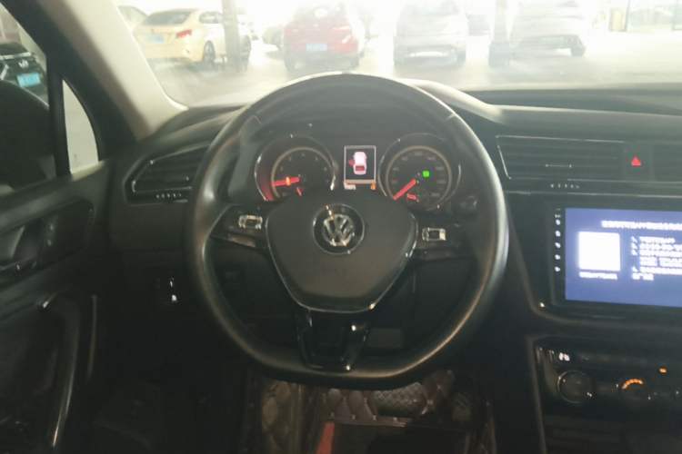 Used Volkswagen Tiguan L 2020 330TSI Automatic Two-Wheel Drive Smart Luxury Edition China VI Standard Steering Wheel