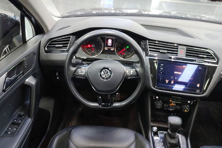 Used Volkswagen Tiguan L 2020 330TSI Automatic Two-Wheel Drive Panoramic Comfort Edition China VI Standard Steering Wheel