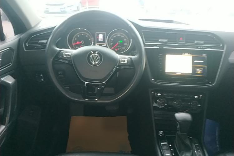 Used Volkswagen Tiguan L 2020 330TSI Automatic Two-Wheel Drive Smart Luxury Edition China VI Standard Steering Wheel