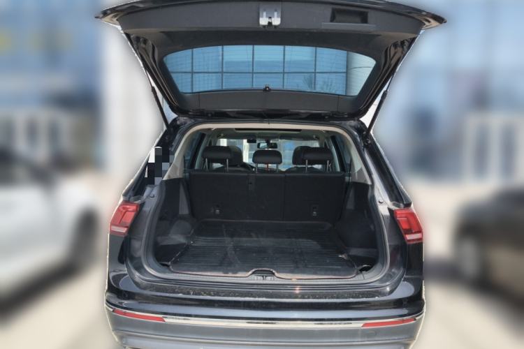 Used Volkswagen Tiguan L 2020 330TSI Automatic Two-Wheel Drive Panoramic Comfort Edition China VI Standard Trunk