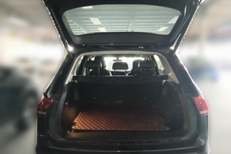 Used Volkswagen Tiguan L 2020 330TSI Automatic Two-Wheel Drive Smart Luxury Edition China VI Standard Trunk