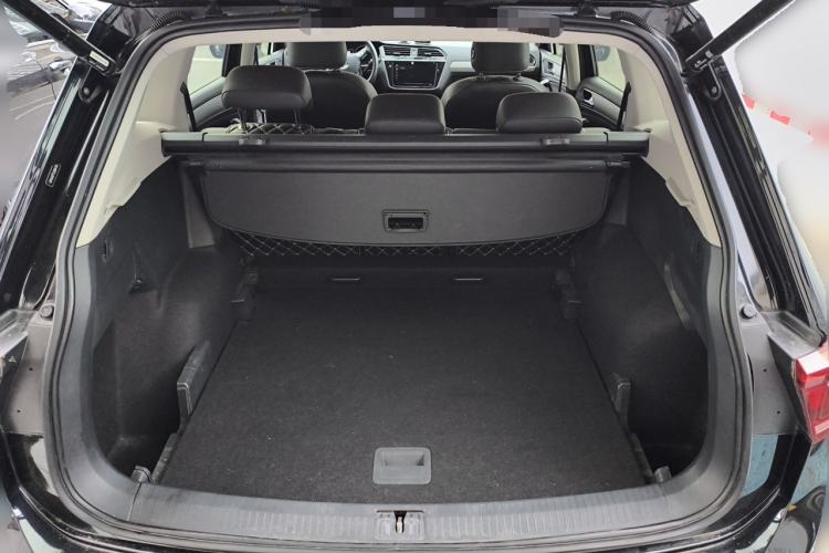 Used Volkswagen Tiguan L 2020 330TSI Automatic Two-Wheel Drive Panoramic Comfort Edition China VI Standard Trunk