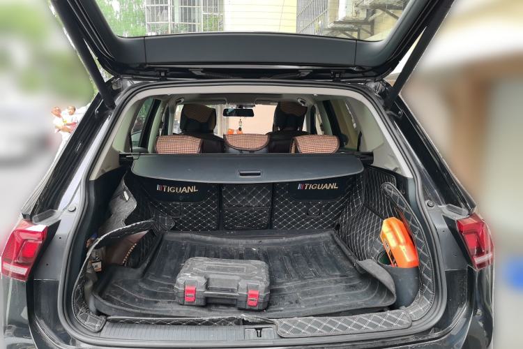 Used Volkswagen Tiguan L 2020 330TSI Automatic Two-Wheel Drive Smart Luxury Edition China VI Standard Trunk