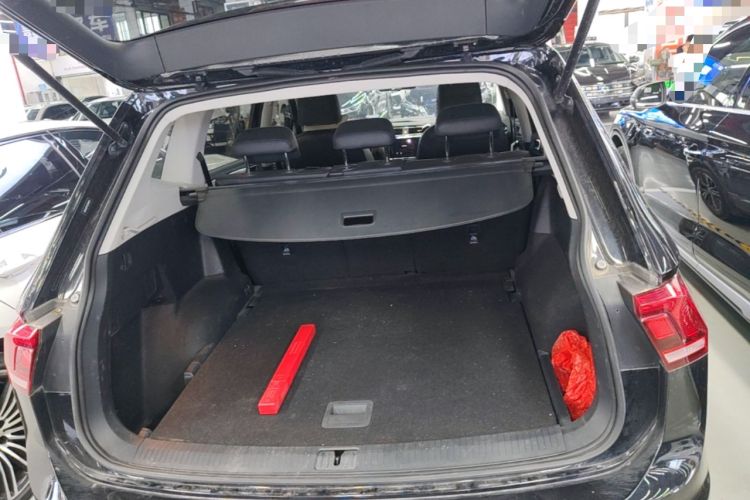 Used Volkswagen Tiguan L 2020 330TSI Automatic Two-Wheel Drive Panoramic Comfort Edition China VI Standard Trunk