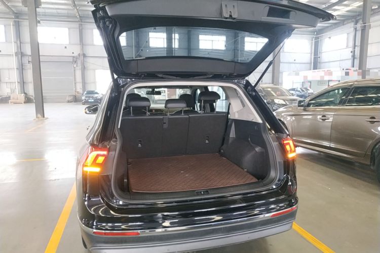 Used Volkswagen Tiguan L 2020 330TSI Automatic Two-Wheel Drive Panoramic Comfort Edition China VI Standard Trunk