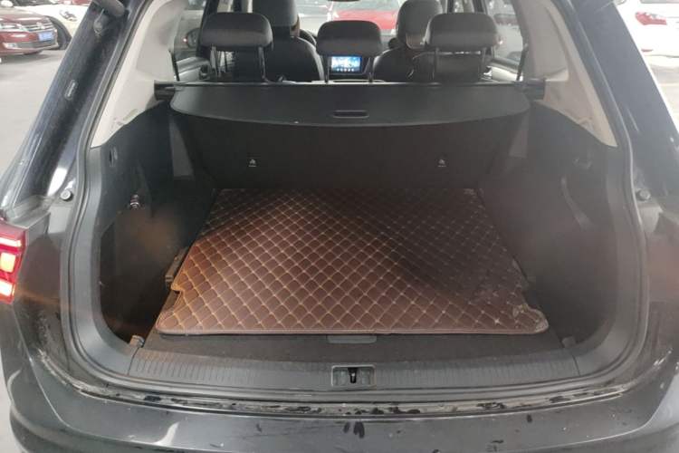Used Volkswagen Tiguan L 2020 330TSI Automatic Two-Wheel Drive Smart Luxury Edition China VI Standard Trunk